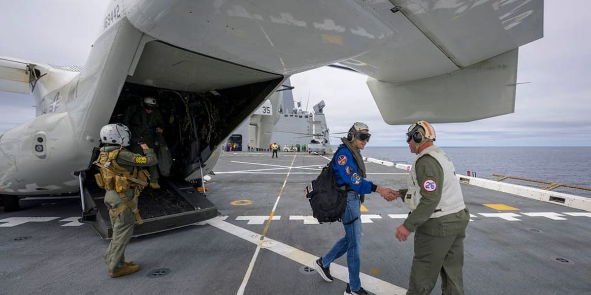 Artemis II Crew Returns After First Moon Mission in 50 Years - Image 2