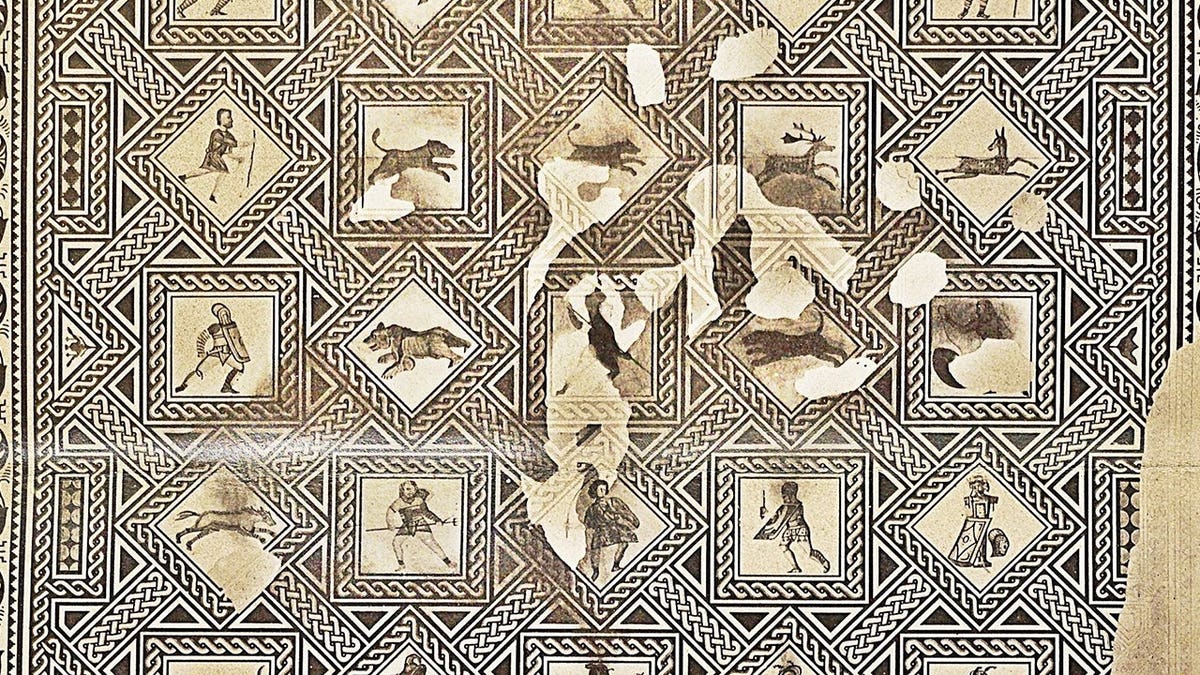 Ancient Mosaic Reveals Female Arena Fighter From 250 A.D. - Image 4