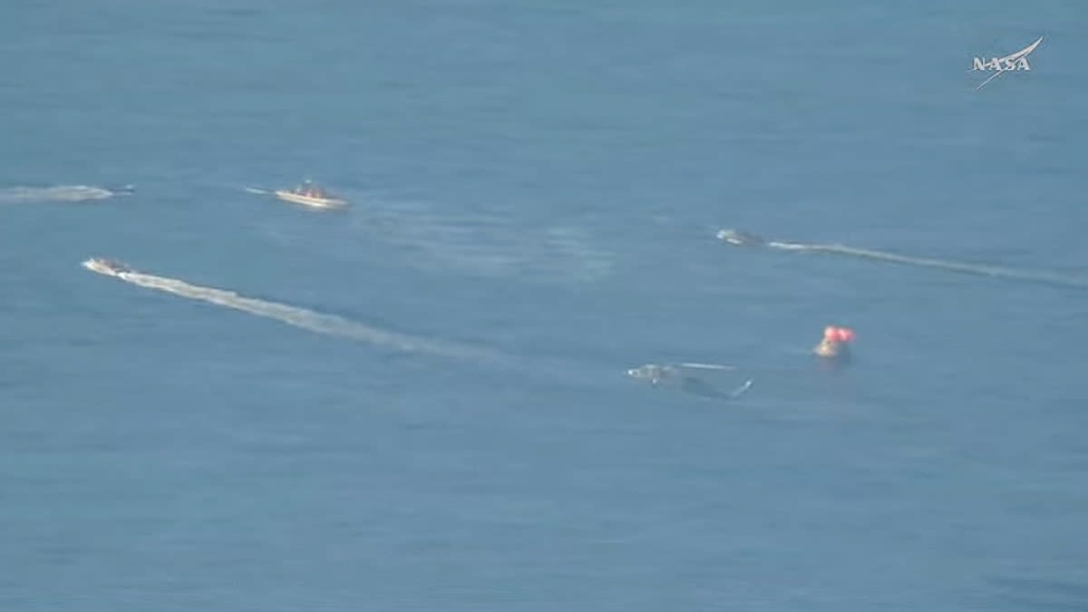 Artemis II Crew Returns After First Moon Mission in 50 Years - Image 3