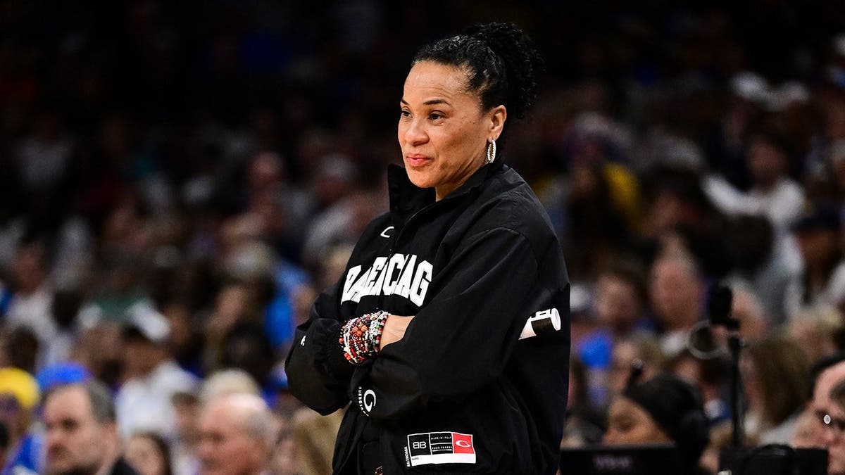 Dawn Staley Honors UCLA After Title Loss Despite Drama - Image 4