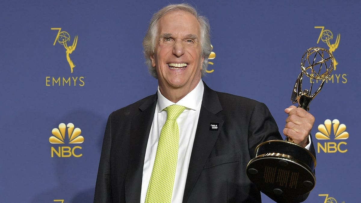Henry Winkler Beat Dyslexia to Win Emmy at 72 - Image 5
