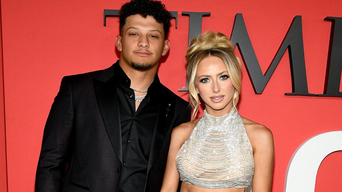 Patrick Mahomes' Mom Honors Moms Who Shaped Her Family - Image 5