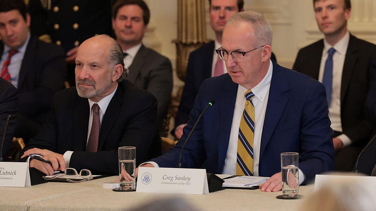 Senate Advances College Sports Act Despite SEC Opposition - Image 4