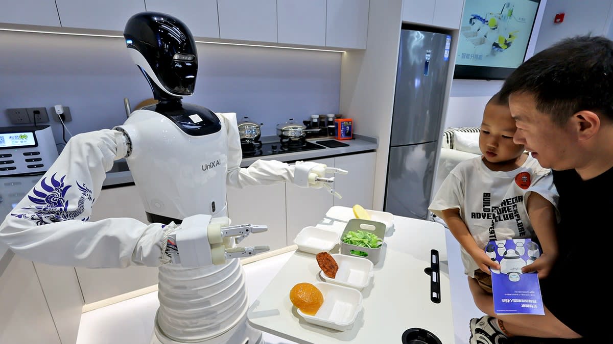 Chinese Robot Now Cooks Breakfast and Cleans Your Home - Image 3