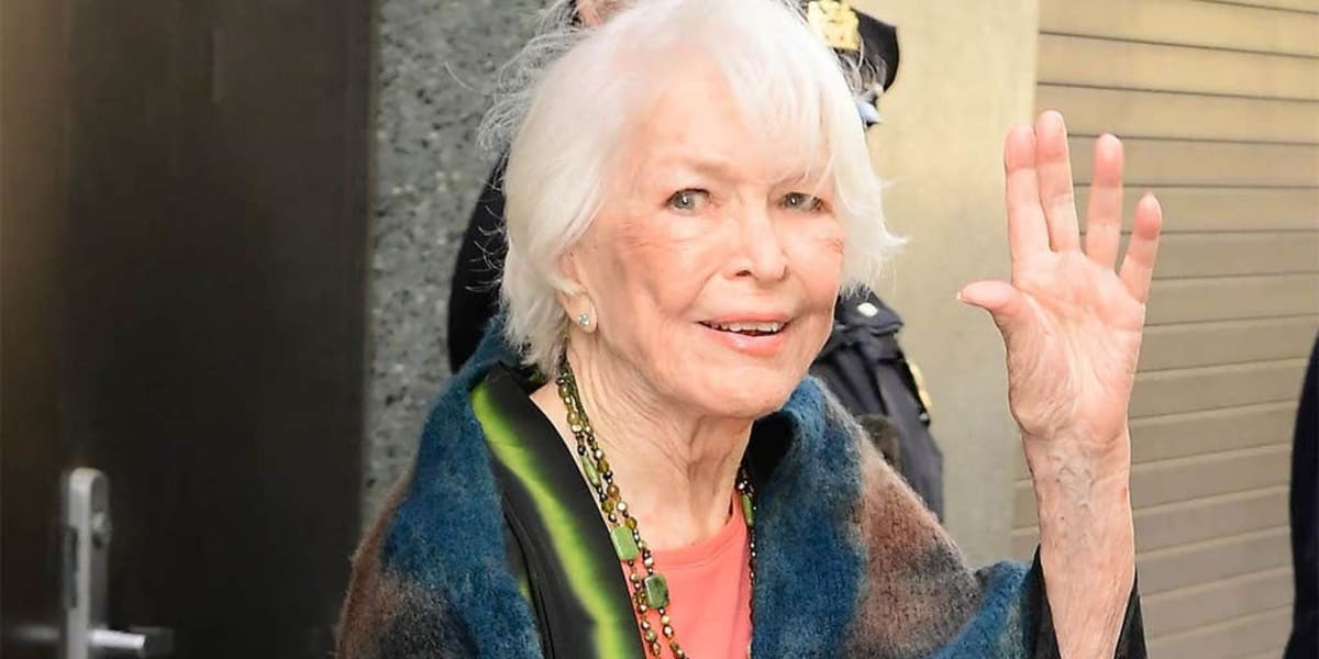 Ellen Burstyn Thriving at 93 With Plant-Based Diet - Image 2