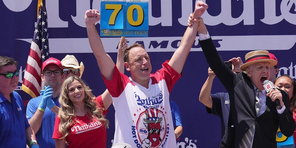 Joey Chestnut Eyes 18th Hot Dog Title on 4th of July - Image 2