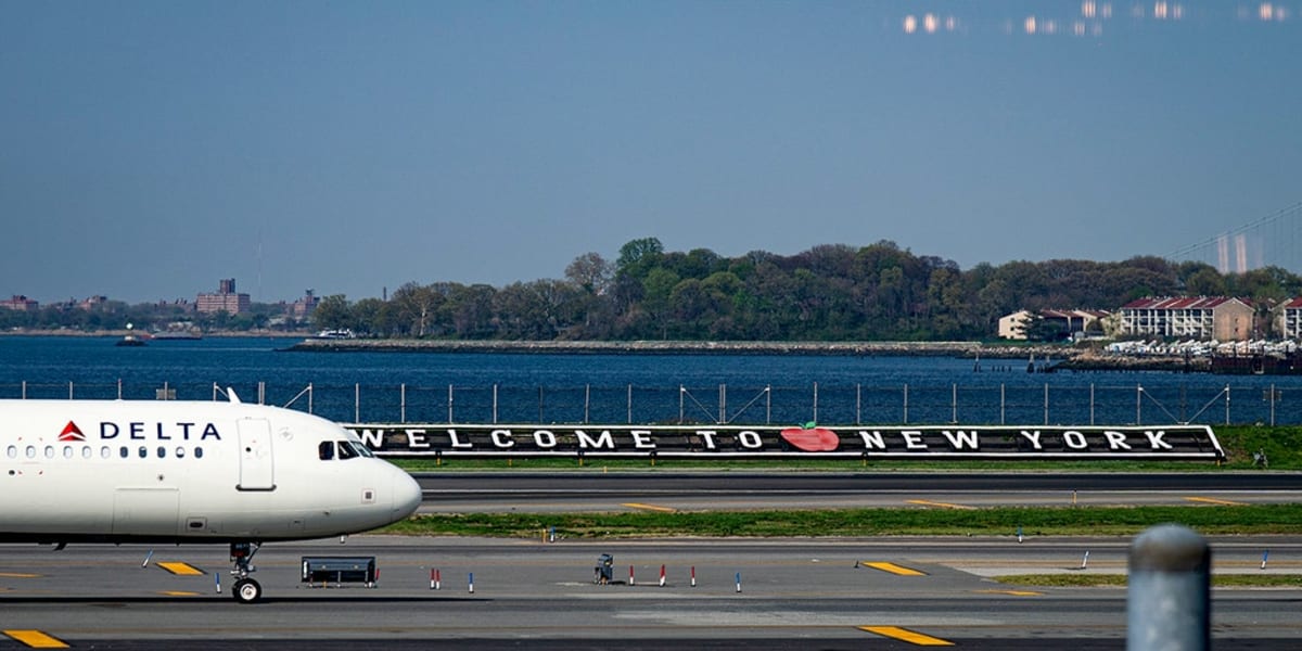 LaGuardia Debuts AI Hologram to Help Lost Travelers - Image 2