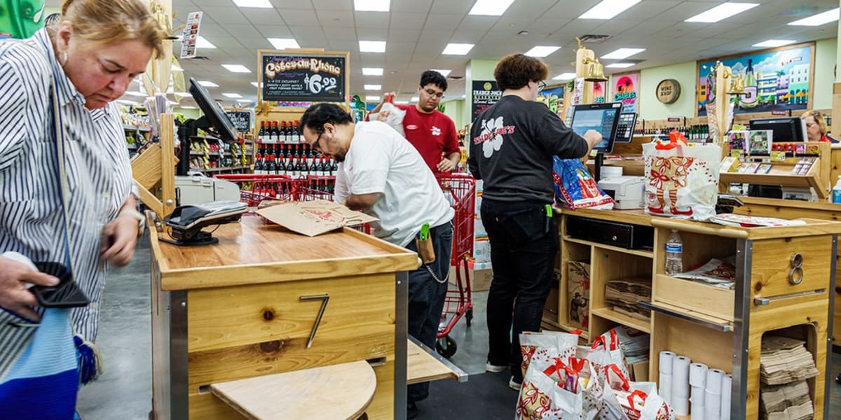 Trader Joe's Employees Aren't Flirting, Just Really Friendly - Image 2