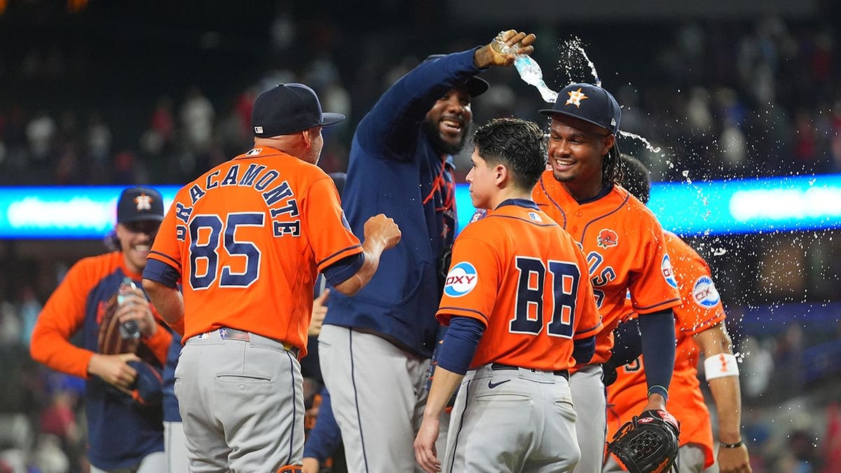 Astros Pitchers Throw No-Hitter in Rookie's MLB Debut - Image 4
