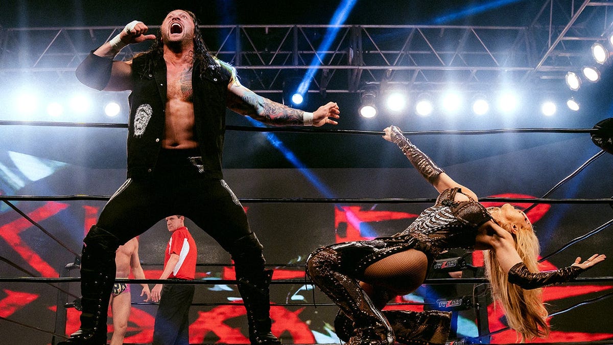 Wrestler Beats Cat Allergy, Adopts Hurricane Survivor - Image 3
