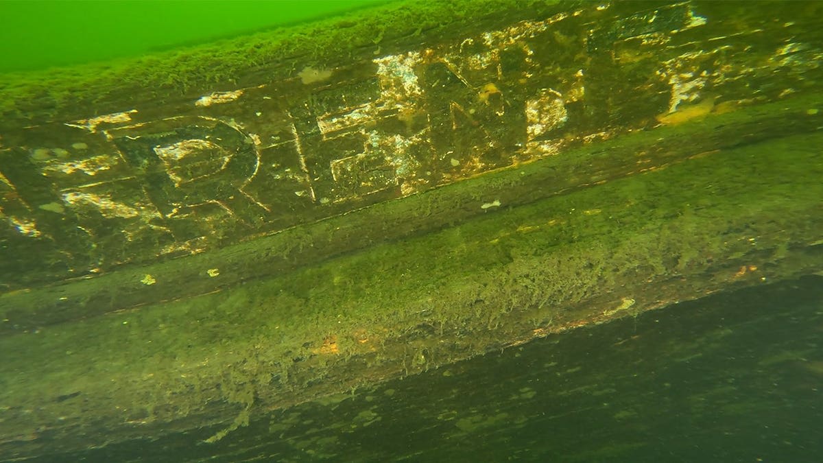 Seattle Lake Hides Nearly 100 Shipwrecks in 'Ghost Town - Image 5