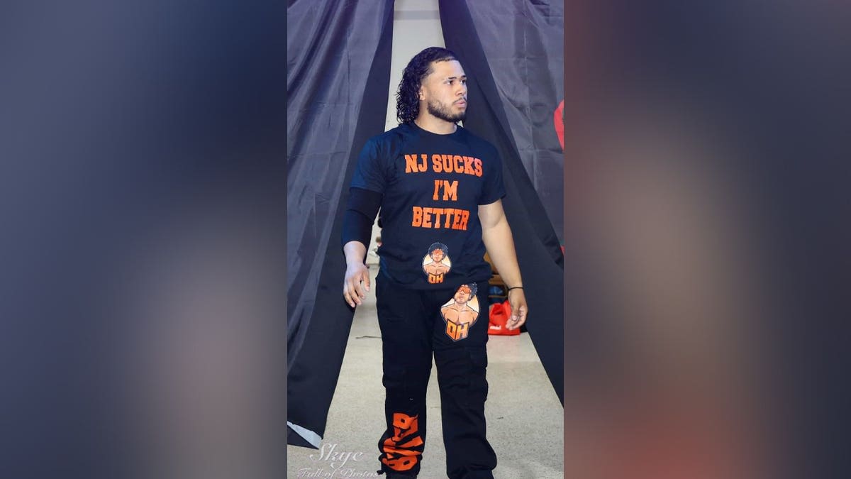 Wrestler Dono Hefner Uses Social Media to Launch Career - Image 4