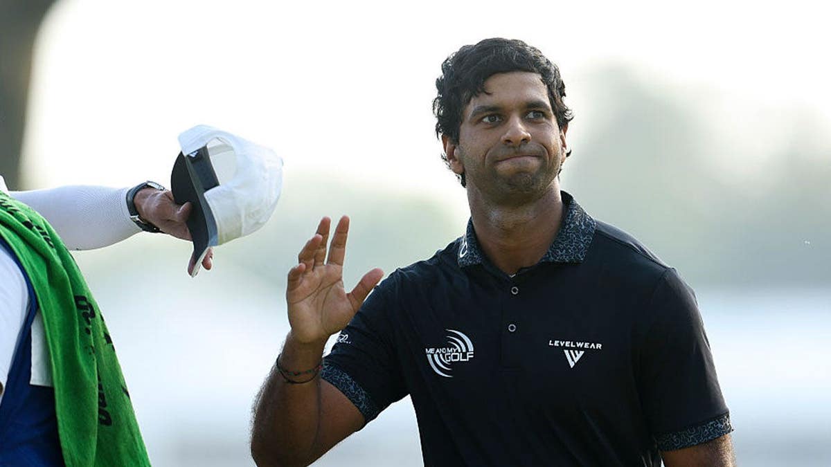Dad Naps Through Son's First Major Golf Championship Win - Image 5