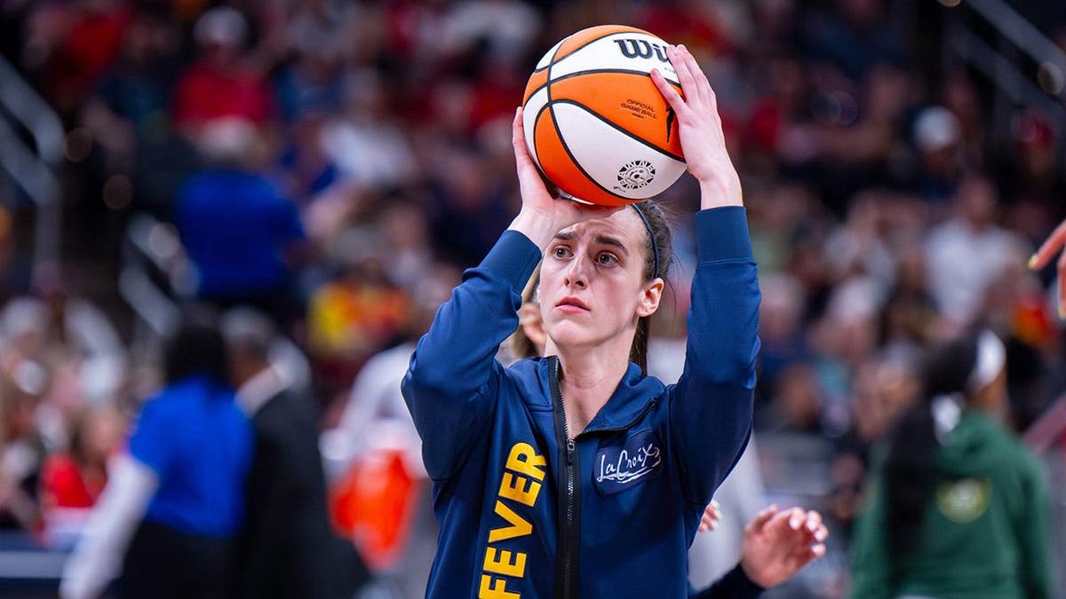 Caitlin Clark Writes Kids Book on Chasing Big Dreams - Image 3