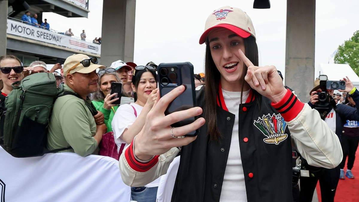 Caitlin Clark Takes Center Stage at Indianapolis 500 - Image 3