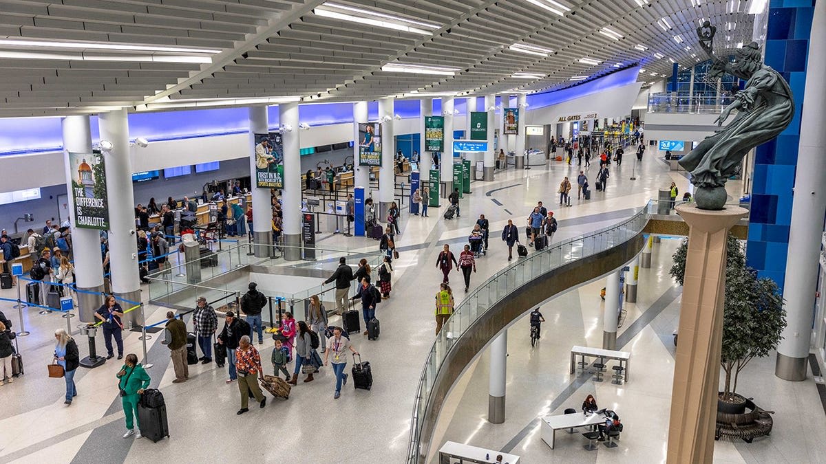JetBlue Offers $99 Rescue Fares for Stranded Spirit Flyers - Image 5