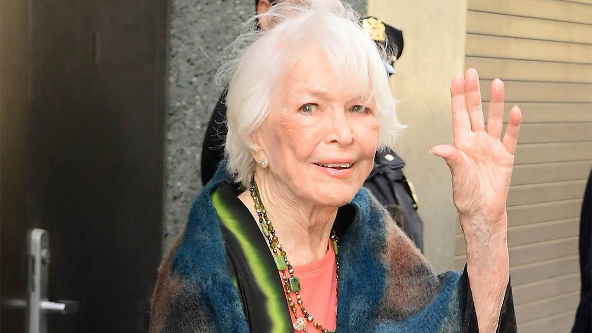 Ellen Burstyn Thriving at 93 With Plant-Based Diet - Image 3