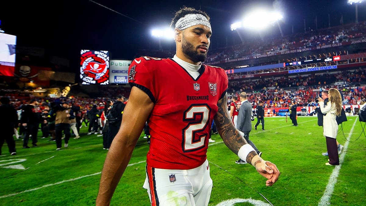 Bucs Rookie Uses NFL Platform to Share Faith, Help Tampa - Image 4