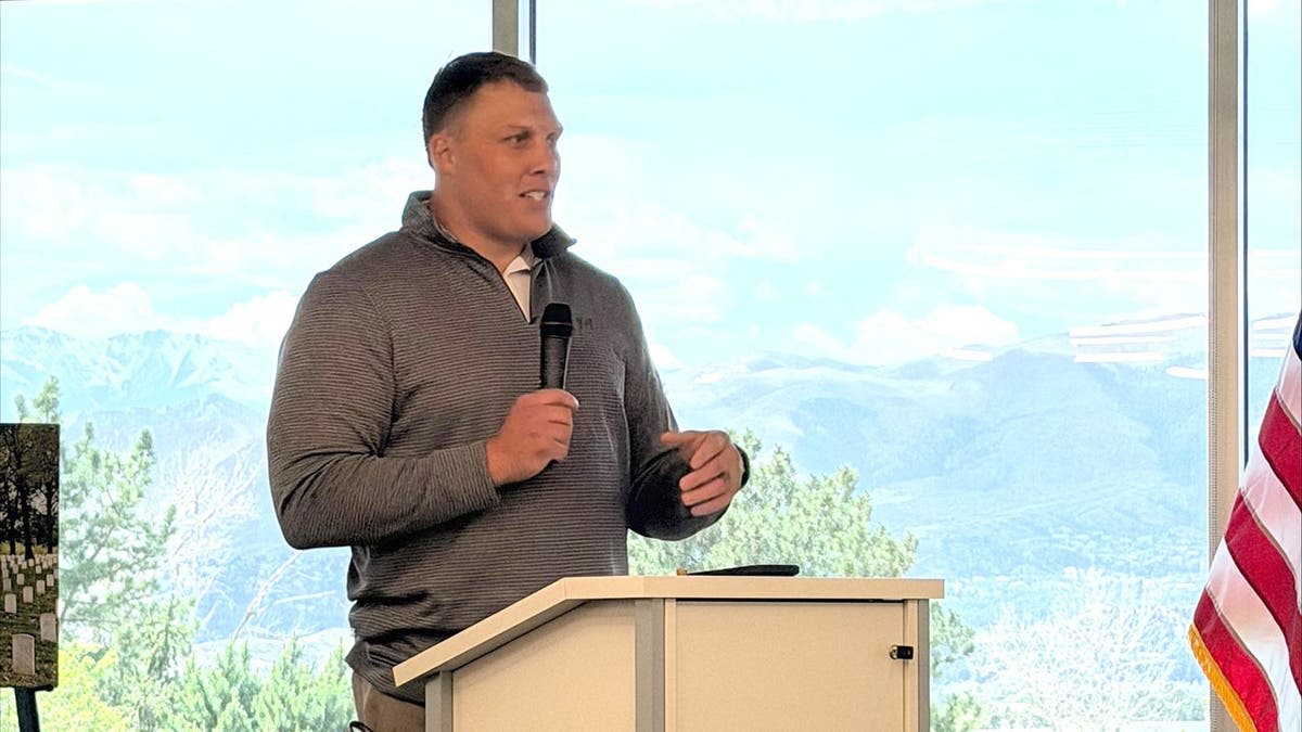 NFL Star Honors Veterans Before Memorial Day - Image 5