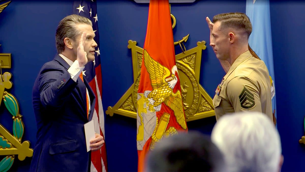 Marine Who Lost Both Legs Reenlists at 40 - Image 4