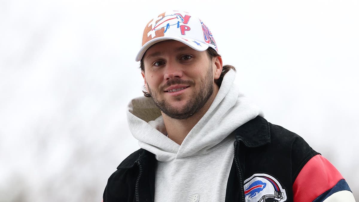 Josh Allen Surprises Kids at Recess, Pure Joy Ensues - Image 3