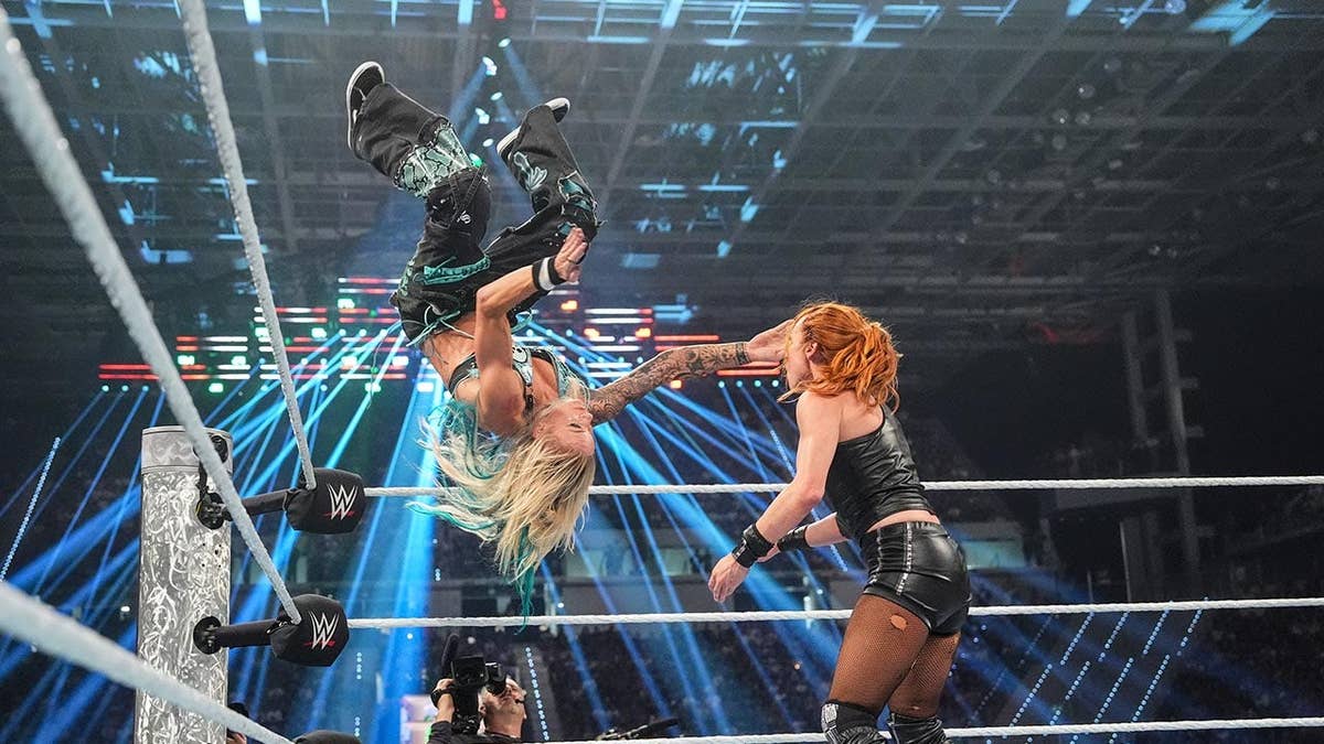 Sol Ruca Wins WWE Women's Intercontinental Championship - Image 4