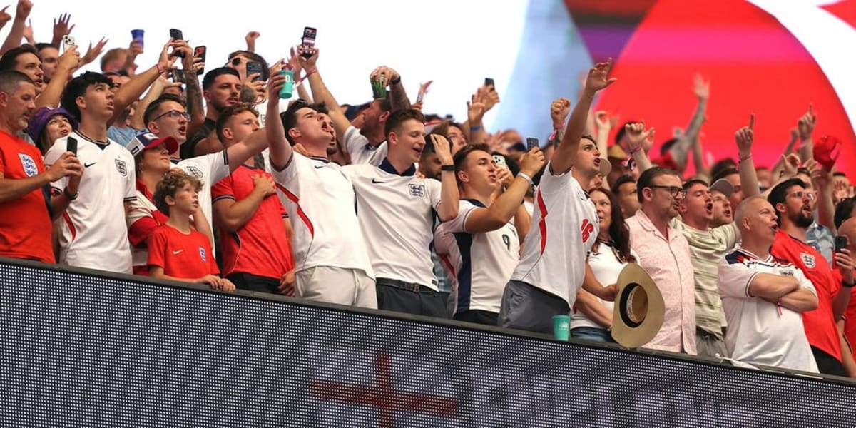 English Fans Fill Texas Honky Tonk After World Cup Win - Image 2