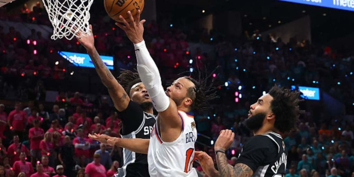 Knicks Take Game 1: Brunson Scores 30 Despite Knee Scare - Image 2
