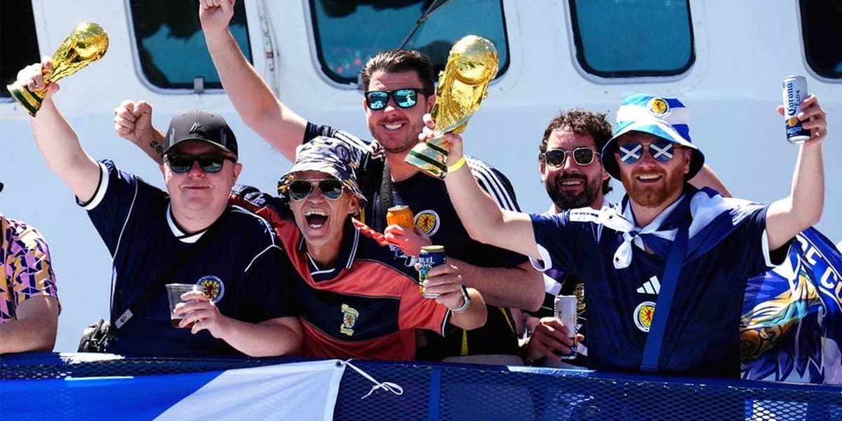 Boston Cop's Soccer Skills Thrill Scottish World Cup Fans - Image 2