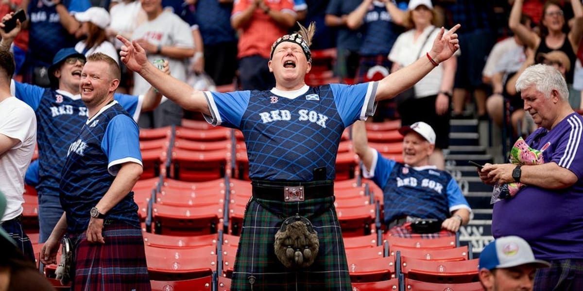Scottish Fans Bring Bagpipes and Joy to Boston's Fenway Park - Image 2