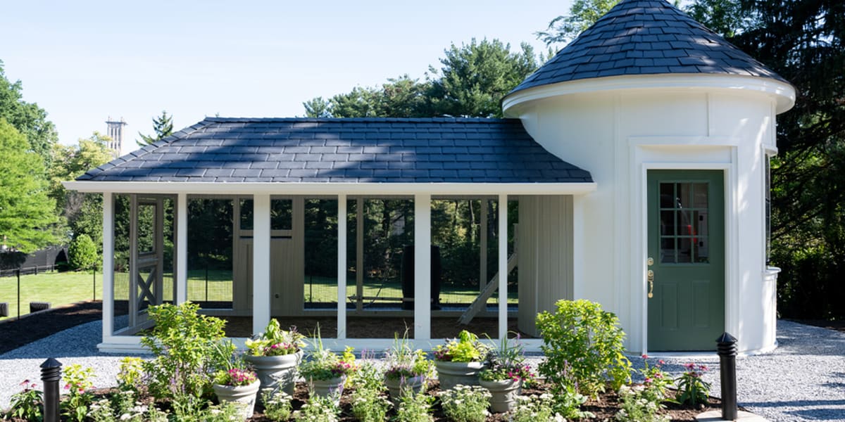 VP Vance Installs Custom Chicken Coop at Naval Observatory - Image 2