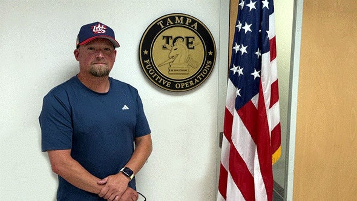 ICE Officer Saves 6-Year-Old From Drowning in Florida Pool - Image 4