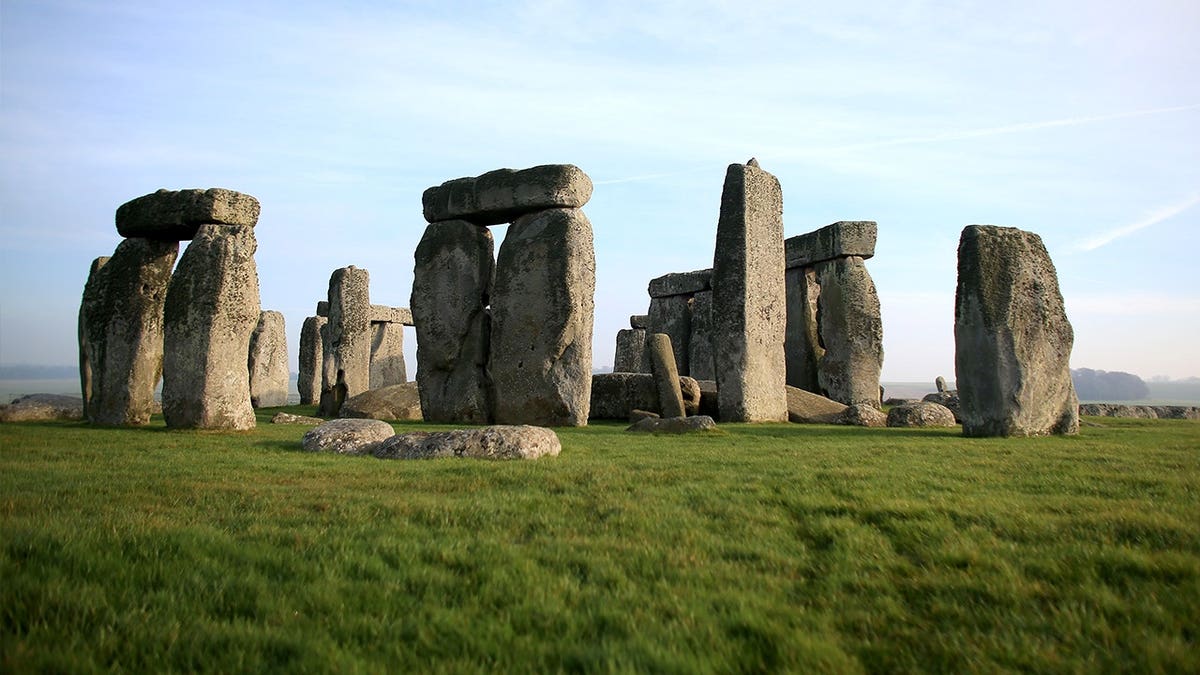 Stonehenge's Altar Stone Traveled 450 Miles from Scotland - Image 5
