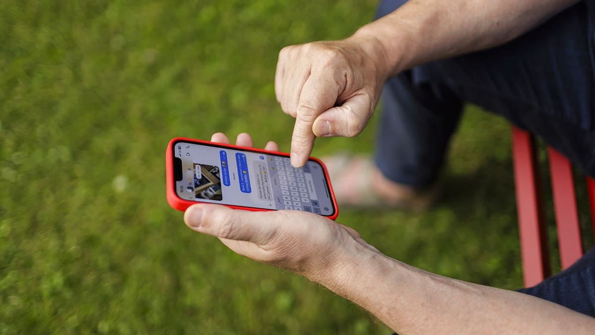 Son Finds iPhone Settings That Stop Scam Texts for Mom, 81 - Image 4