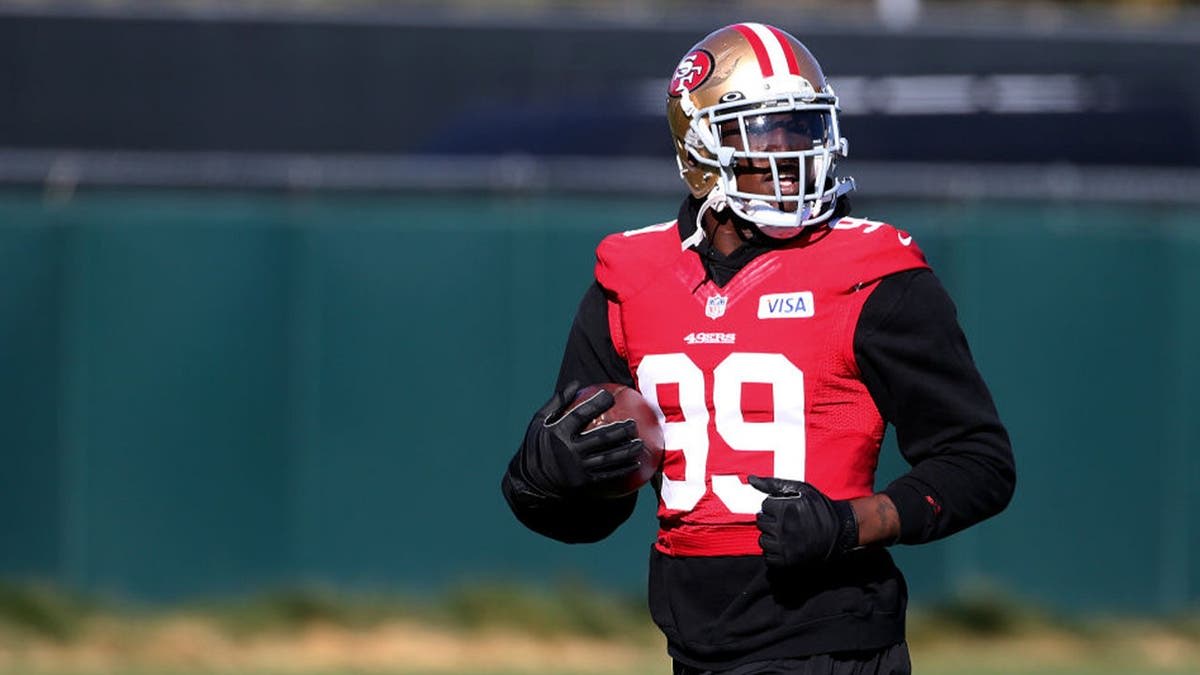 NFL Star Aldon Smith Fed Homeless Hours Before His Death - Image 4