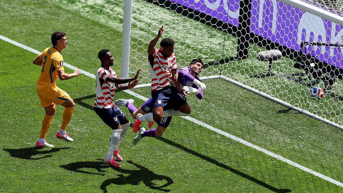 USA Wins 2 Straight World Cup Games for First Time Since 1930 - Image 4
