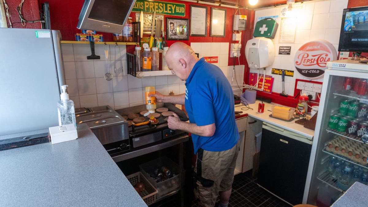 Blackpool Burger Stand Holds $1.34 Price Since 2006 - Image 5