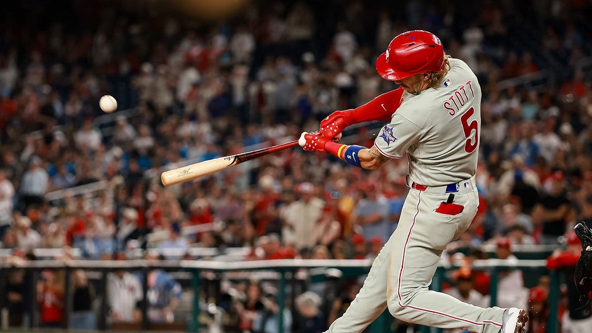 Phillies Score 8 Runs With 2 Outs in 9th, Win 14-9 - Image 3