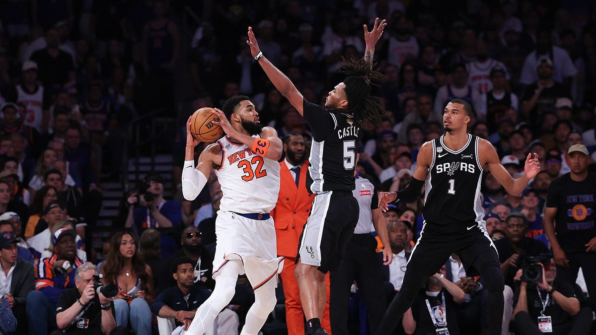 Spurs End Knicks' 13-Game Streak Behind Wembanyama's 32 - Image 5