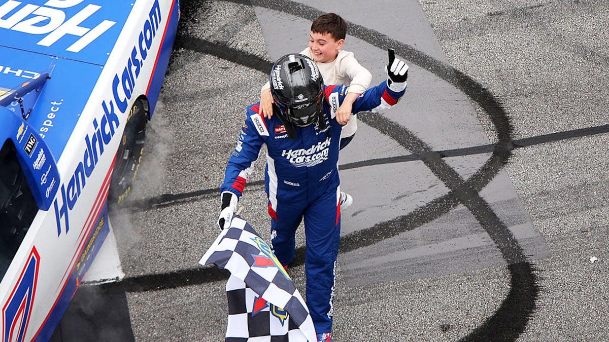11-Year-Old Brexton Busch Returns to Track After Father's Death - Image 4