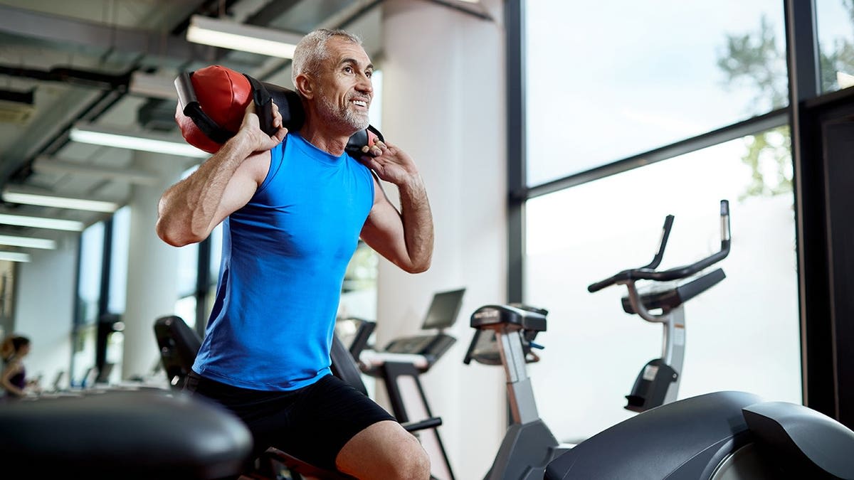 4-Minute Daily Routine Cuts Fall Risk for Seniors - Image 4