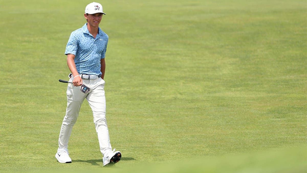 Teen Golfer Surprises Dad With U.S. Open Caddie Gift - Image 4