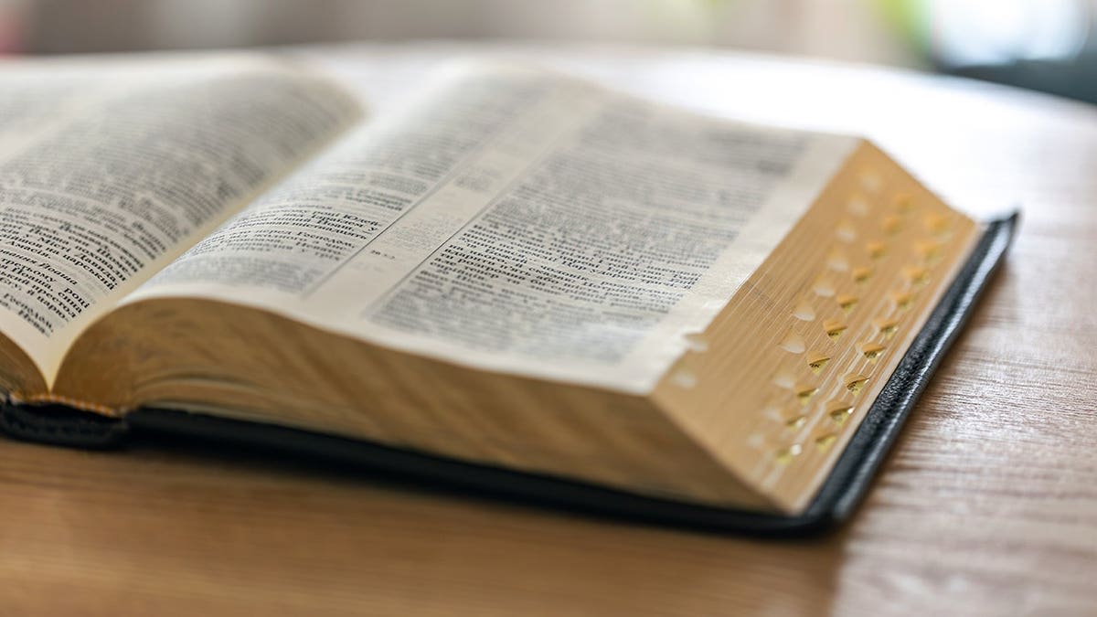 Museum Unveils Rare Bibles from America's Founding Fathers - Image 3