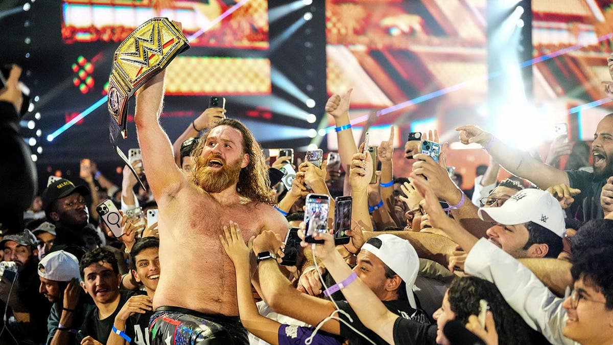 Sami Zayn Wins First WWE Title After 20-Year Career - Image 5