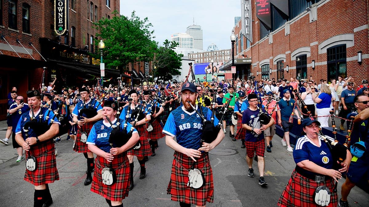 Scottish Fans Bring Bagpipes and Joy to Boston's Fenway Park - Image 5