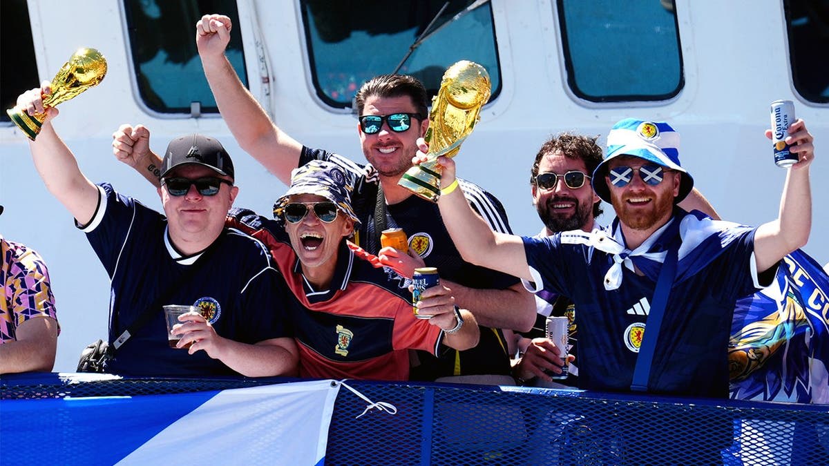 Boston Cop's Soccer Skills Thrill Scottish World Cup Fans - Image 3