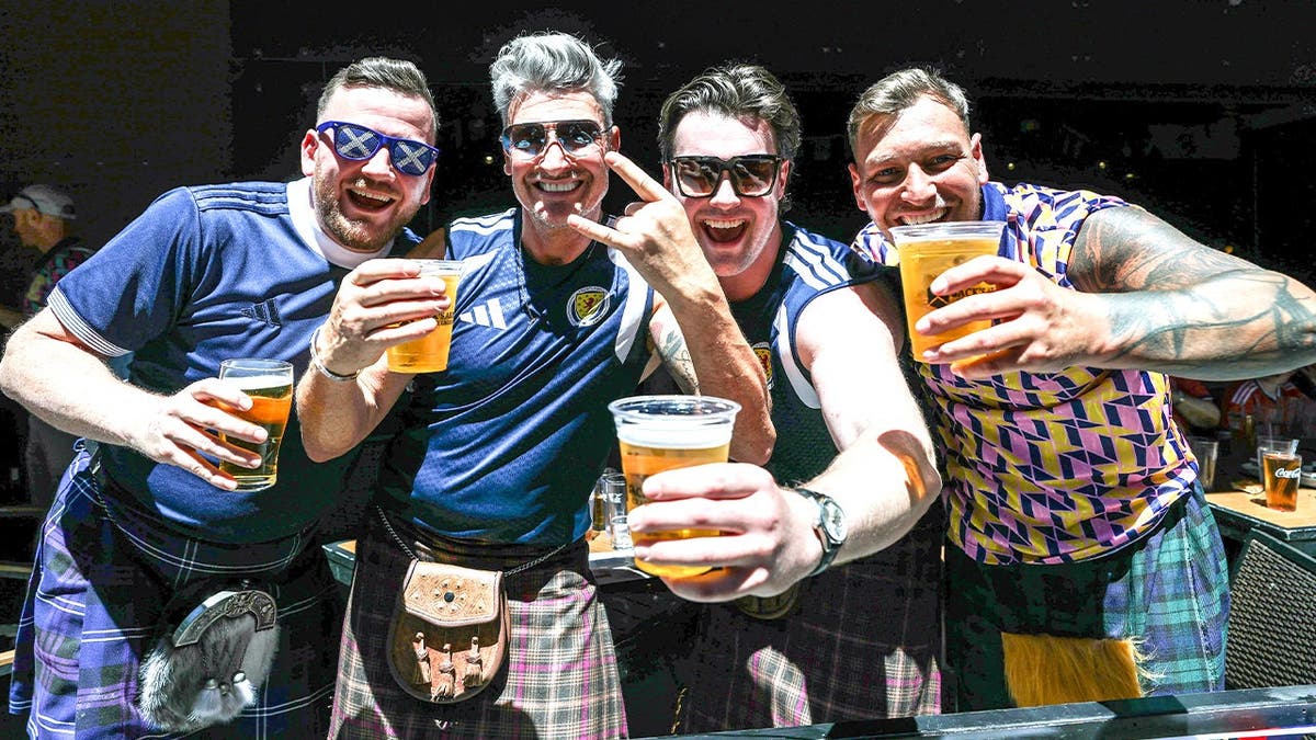 Boston Cop's Soccer Skills Thrill Scottish World Cup Fans - Image 4
