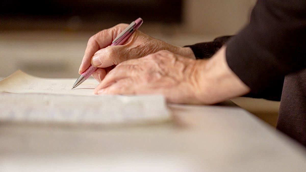 Simple Writing Test May Catch Dementia Years Earlier - Image 5