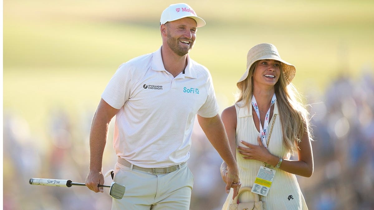 Golfer Wyndham Clark Wins 2nd US Open After Tough Year - Image 5