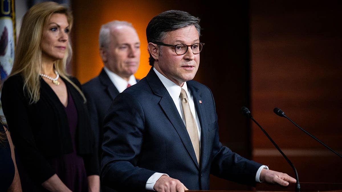 House Passes Bill to End Clock Changes Year-Round - Image 4